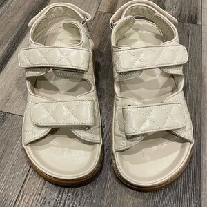 Tony Bianco Australia Hiranni Vanilla Sheep Nappa Size 38 Quilted Cream Sandals